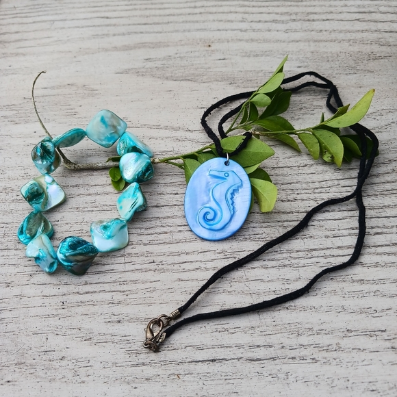 Set 2 - Blue Shell Bracelet & Blue Seahorse Necklace - Picture 1 of 13